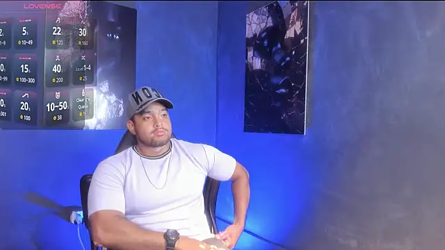 Snapshot of Big_furry_bear13 chatting on September 25, 2025, 5:55 am Big furry bear13 online show from September 25, 2025, 5:55 am