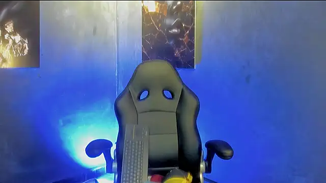 Snapshot of Big_furry_bear13 chatting on September 30, 2025, 5:23 am Big furry bear13 online show from September 30, 2025, 5:23 am