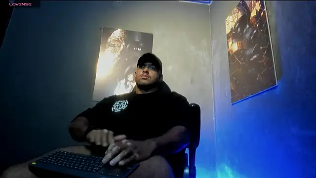 Snapshot of Big_furry_bear13 chatting on October 3, 2025, 5:15 am Big furry bear13 online show from October 3, 2025, 5:15 am