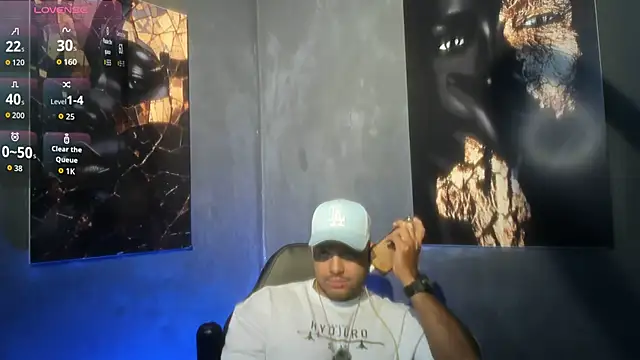 Snapshot of Big_furry_bear13 chatting on October 4, 2025, 5:05 am Big furry bear13 online show from October 4, 2025, 5:05 am