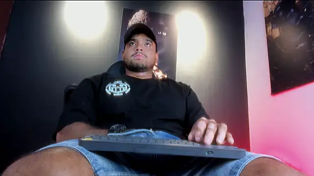 Snapshot of Big_furry_bear13 chatting on October 19, 2025, 11:00 am Big furry bear13 online show from October 19, 2025, 11:00 am