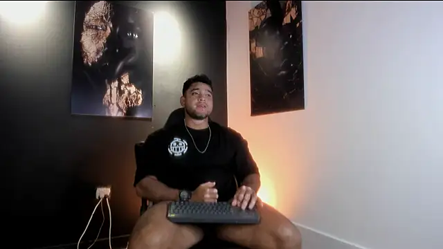 Snapshot of Big_furry_bear13 chatting on October 24, 2025, 7:05 am Big furry bear13 online show from October 24, 2025, 7:05 am