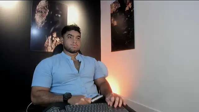 Snapshot of Big_furry_bear13 chatting on October 25, 2025, 4:42 am Big furry bear13 online show from October 25, 2025, 4:42 am