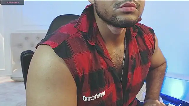 Snapshot of Big_furry_bear13 chatting on October 29, 2025, 5:10 am Big furry bear13 online show from October 29, 2025, 5:10 am