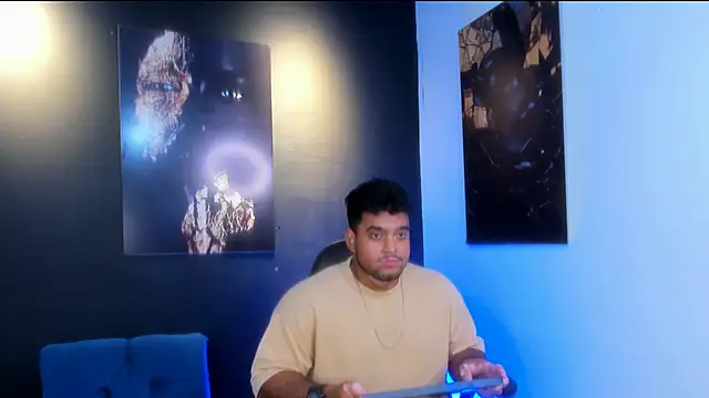 Snapshot of Big_furry_bear13 chatting on October 30, 2025, 4:58 am Big furry bear13 online show from October 30, 2025, 4:58 am