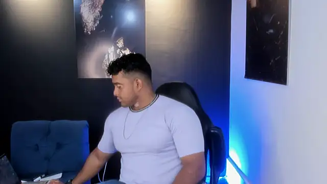 Snapshot of Big_furry_bear13 chatting on November 2, 2025, 10:56 pm Big furry bear13 online show from November 2, 2025, 10:56 pm