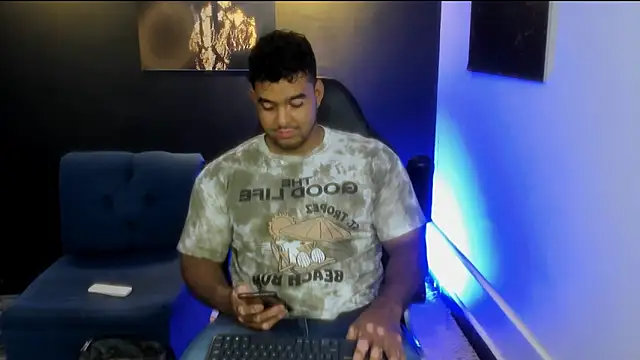 Snapshot of Big_furry_bear13 chatting on November 5, 2025, 4:23 am Big furry bear13 online show from November 5, 2025, 4:23 am