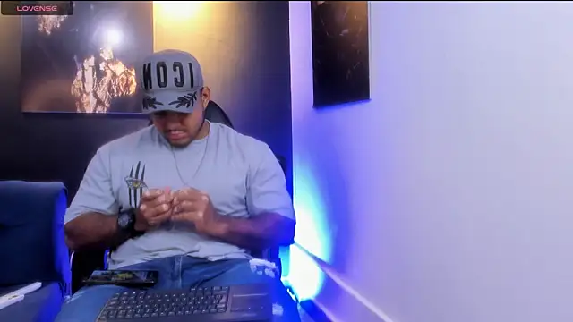 Snapshot of Big_furry_bear13 chatting on November 7, 2025, 7:30 am Big furry bear13 online show from November 7, 2025, 7:30 am