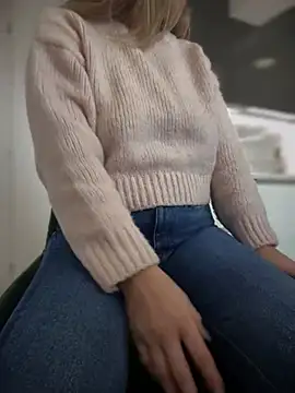 HotXMom online show from January 23, 2025, 7:54 am