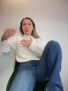 HotXMom online show from February 20, 2025, 4:50 am