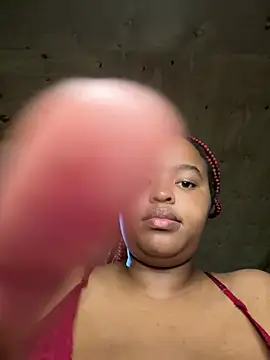Snapshot of Linahlove chatting on January 1, 2025, 10:03 pm Linahlove online show from January 1, 2025, 10:03 pm