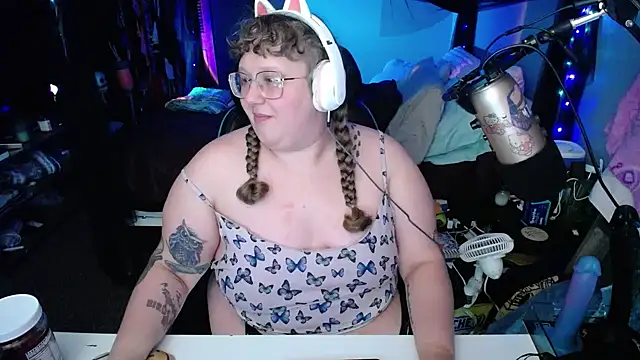 Snapshot of FatVeronica chatting on February 6, 2025, 9:32 am FatVeronica online show from February 6, 2025, 9:32 am