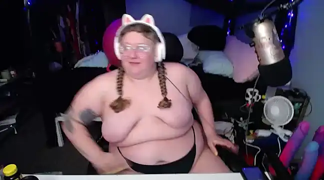 Snapshot of FatVeronica chatting on March 16, 2025, 11:49 am FatVeronica online show from March 16, 2025, 11:49 am