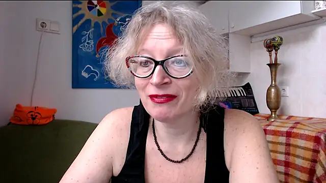 Snapshot of Zosya1111 chatting on February 8, 2025, 9:13 am Zosya1111 online show from February 8, 2025, 9:13 am