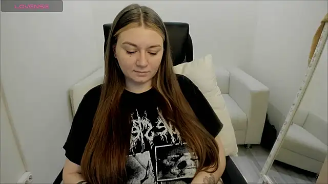 AlisaBacker online show from January 8, 2025, 9:44 pm