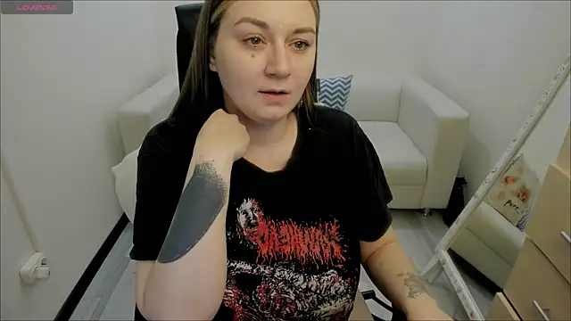 AlisaBacker online show from January 28, 2025, 4:41 pm