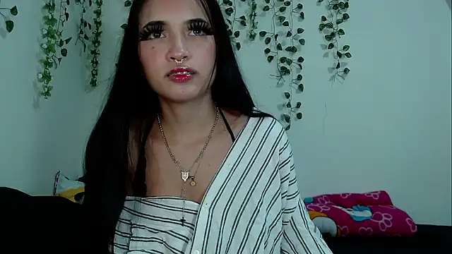 Snapshot of laurita_rico chatting on September 17, 2025, 4:36 am laurita rico online show from September 17, 2025, 4:36 am