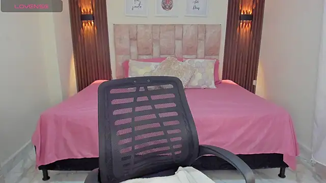 Snapshot of Ananya_Kay01 chatting on September 11, 2025, 12:44 am Ananya Kay01 online show from September 11, 2025, 12:44 am