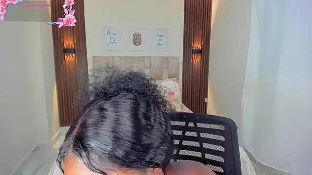 Snapshot of Ananya_Kay01 chatting on October 9, 2025, 1:36 am Ananya Kay01 online show from October 9, 2025, 1:36 am