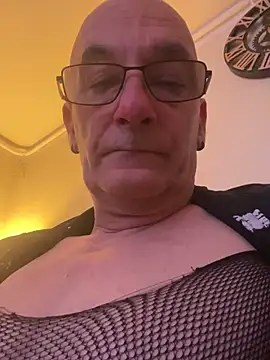 Snapshot of Sissy_Ambre chatting on February 16, 2025, 2:20 am Sissy Ambre online show from February 16, 2025, 2:20 am