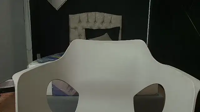 Snapshot of emmars_ chatting on February 8, 2025, 8:53 pm emmars online show from February 8, 2025, 8:53 pm