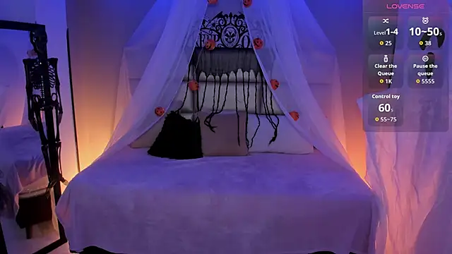 Snapshot of kristen_kassi chatting on October 16, 2025, 10:00 pm kristen kassi online show from October 16, 2025, 10:00 pm