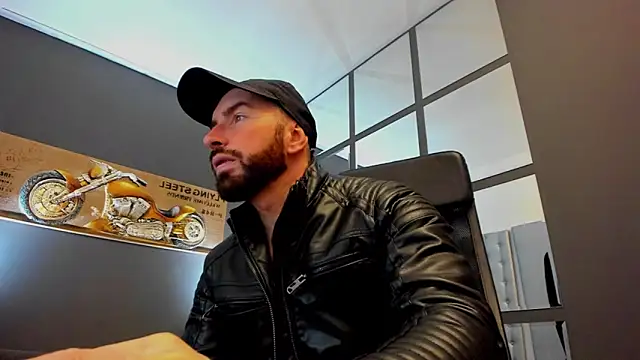 Snapshot of AronGrant chatting on January 11, 2025, 12:07 pm AronGrant online show from January 11, 2025, 12:07 pm