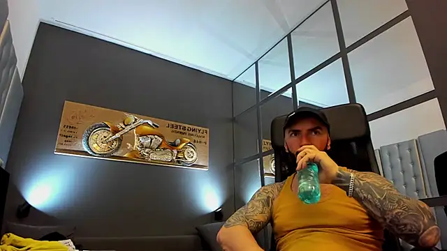 Snapshot of AronGrant chatting on January 26, 2025, 8:57 am AronGrant online show from January 26, 2025, 8:57 am
