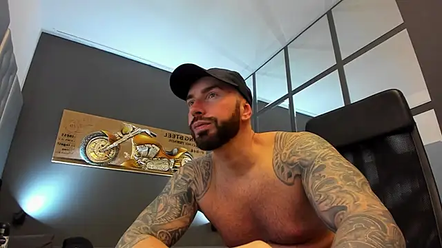 Snapshot of AronGrant chatting on February 25, 2025, 12:45 pm AronGrant online show from February 25, 2025, 12:45 pm