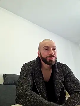 Snapshot of AronGrant chatting on March 2, 2025, 12:22 pm AronGrant online show from March 2, 2025, 12:22 pm