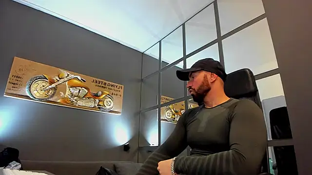 Snapshot of AronGrant chatting on March 10, 2025, 11:42 am AronGrant online show from March 10, 2025, 11:42 am