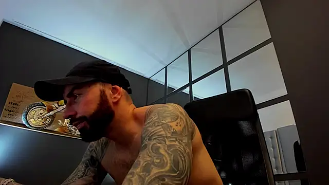 Snapshot of AronGrant chatting on March 14, 2025, 8:10 am AronGrant online show from March 14, 2025, 8:10 am