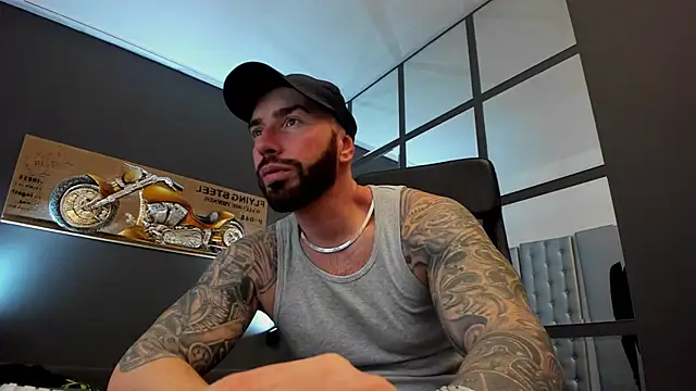 Snapshot of AronGrant chatting on March 19, 2025, 8:23 am AronGrant online show from March 19, 2025, 8:23 am