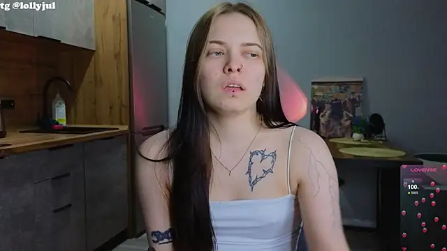 doll lol  online show from March 6, 2025, 11:09 pm