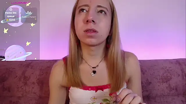 Miiaa doll online show from November 21, 2025, 3:05 am