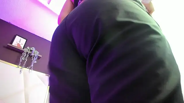 April bowie online show from October 21, 2025, 11:00 am