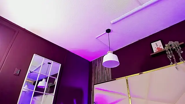 April bowie online show from October 31, 2025, 3:13 pm