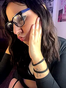 agoosvokk online show from November 8, 2025, 1:06 am