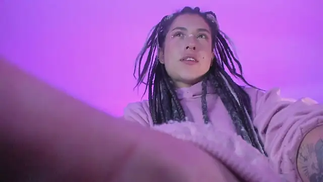 Hellen dumont online show from February 21, 2025, 2:28 am