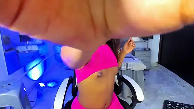 Snapshot of Orianadollx chatting on February 12, 2025, 11:40 am Orianadollx online show from February 12, 2025, 11:40 am