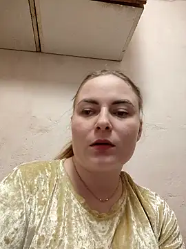 Snapshot of ElenaMaeer chatting on December 4, 2025, 6:38 pm ElenaMaeer online show from December 4, 2025, 6:38 pm