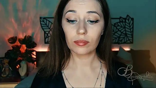 Snapshot of MissBeverlyMills chatting on January 17, 2025, 10:34 pm MissBeverlyMills online show from January 17, 2025, 10:34 pm