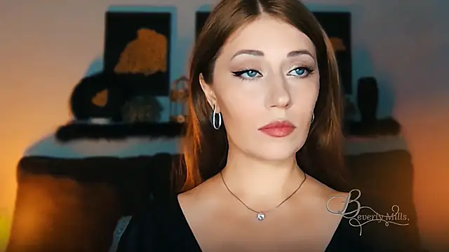 Snapshot of MissBeverlyMills chatting on September 20, 2025, 5:58 pm MissBeverlyMills online show from September 20, 2025, 5:58 pm