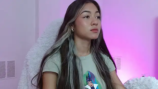 hantonella  online show from November 7, 2025, 2:17 pm