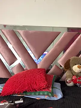 Snapshot of Tamara_Lubezkii chatting on January 26, 2025, 12:05 am Tamara Lubezkii online show from January 26, 2025, 12:05 am