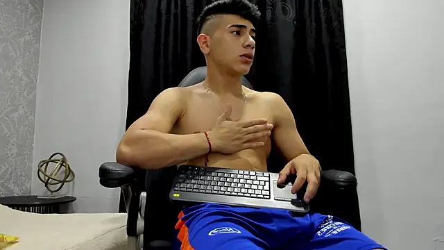 Snapshot of andrew_rose_ chatting on January 9, 2025, 5:11 pm andrew rose online show from January 9, 2025, 5:11 pm