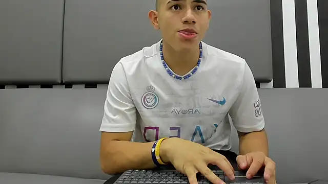 Snapshot of andrew_rose_ chatting on February 5, 2025, 7:53 pm andrew rose online show from February 5, 2025, 7:53 pm