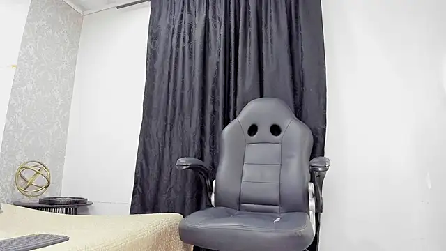 Snapshot of andrew_rose_ chatting on March 21, 2025, 3:22 am andrew rose online show from March 21, 2025, 3:22 am