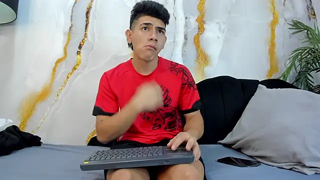 Snapshot of andrew_rose_ chatting on October 14, 2025, 2:29 pm andrew rose online show from October 14, 2025, 2:29 pm