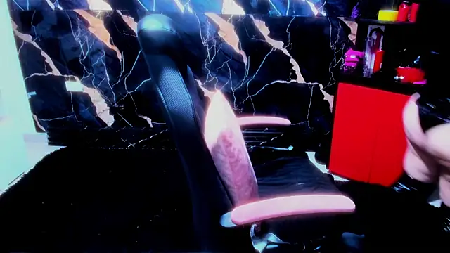 Snapshot of True_Bdsm chatting on October 21, 2025, 6:41 pm True Bdsm online show from October 21, 2025, 6:41 pm